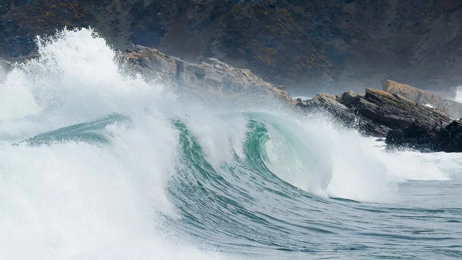 Yoyos Surf Sumbawa: West Sumbawa Right-Hander Guide