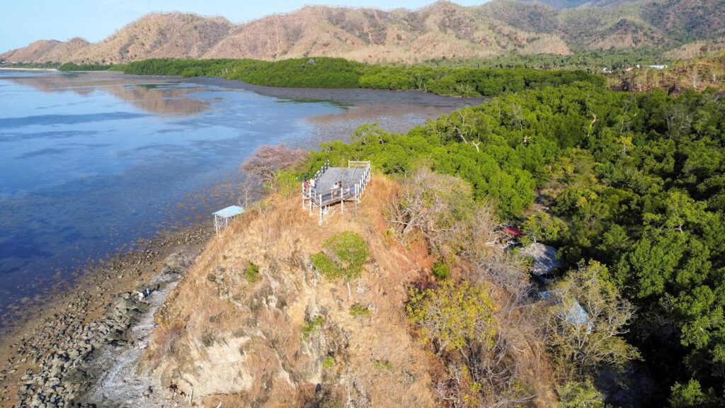 Sumbawa Surf Camp & Resort Guide